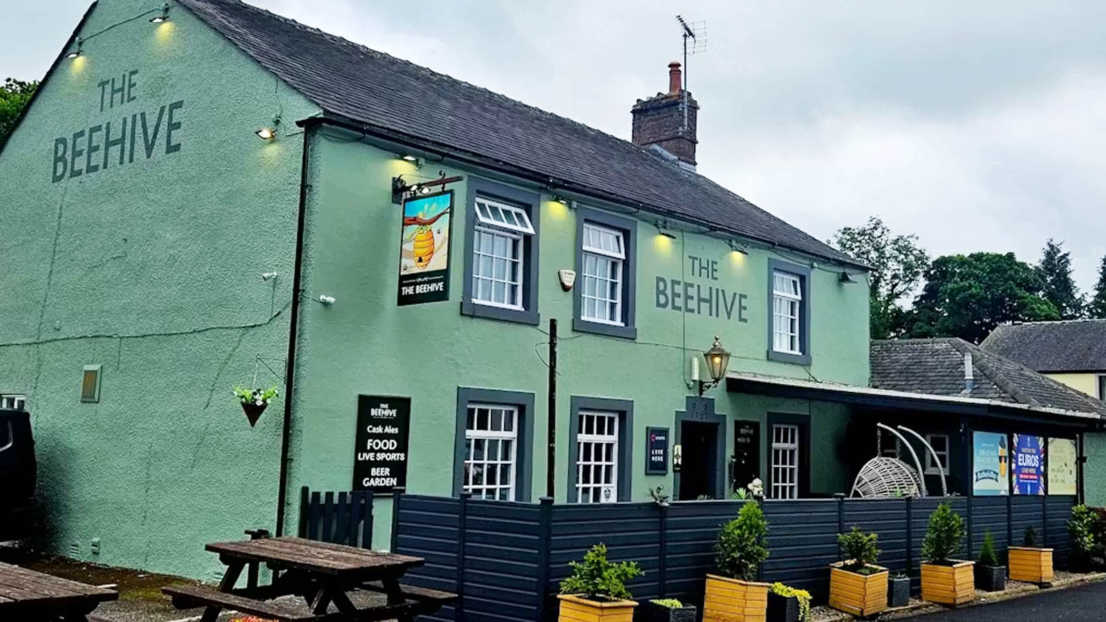 The Beehive Inn